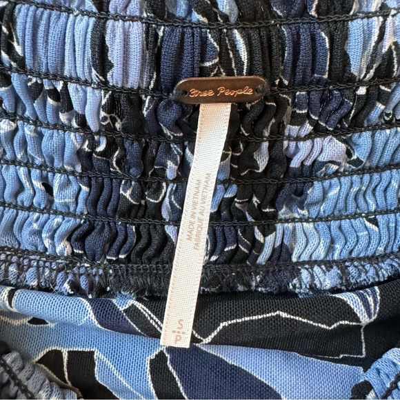 Free People Dark Combo TechniColor Smocked Bubble Crop Top Floral Blue Small - Picture 5 of 7